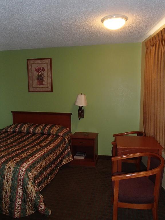 Royal Inn Of New Orleans Room photo