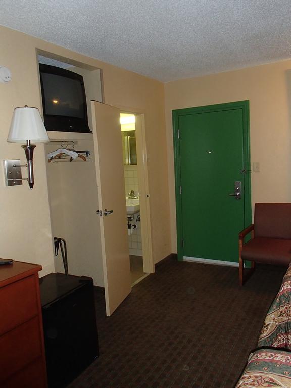 Royal Inn Of New Orleans Exterior photo